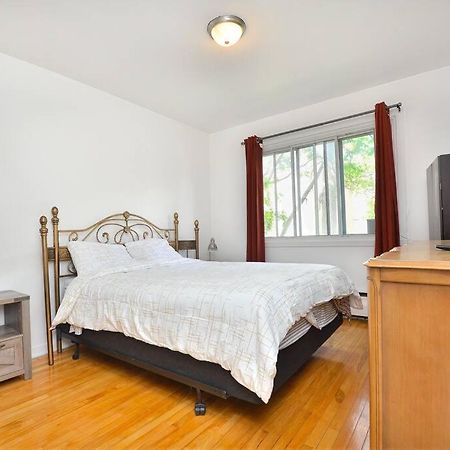 Appartamento Coquette 3.5 Pour 4 Personnes Montréal Esterno foto